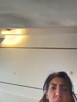 Yasmiinee live