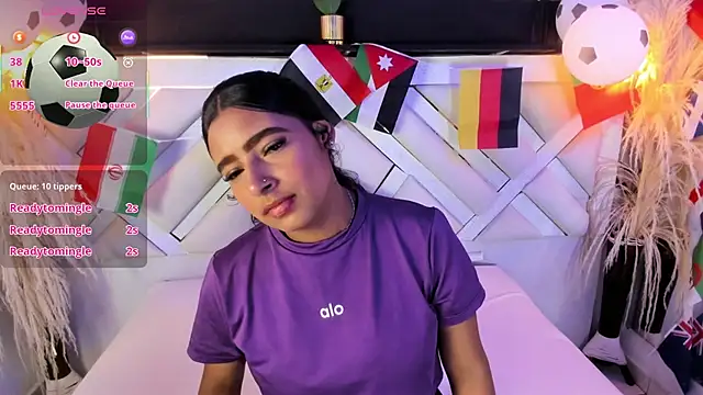 Zoe-Johnson_ live