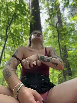 Mrs_Lust live