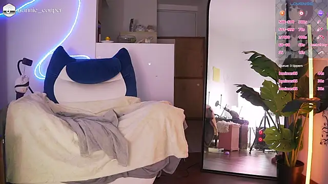 AnnieCouperr live