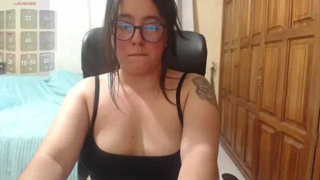 Venus_cat_ live