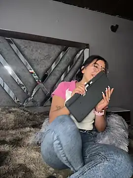 GabyLopez_Pink live