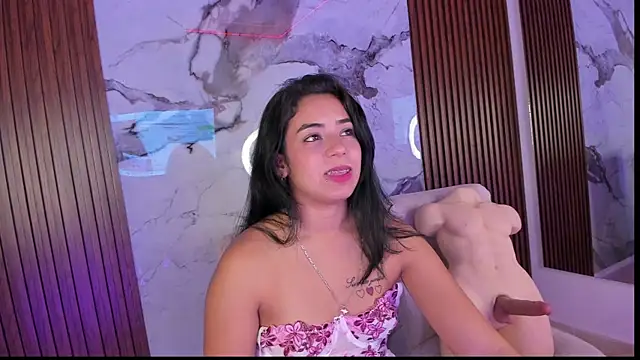 GabyHott_ live