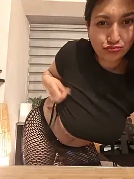 Magenta_Moon live