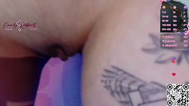 Emmi_Roberts live