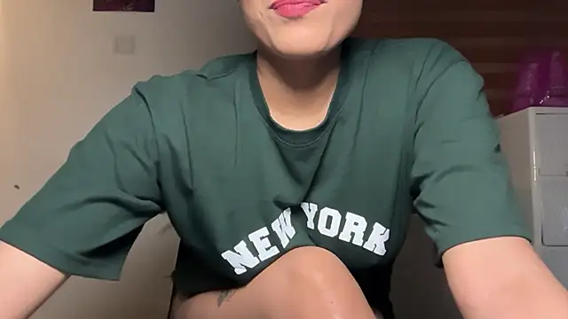 LucytheDevilQueen live