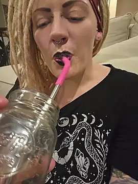 PinkTheHawk live