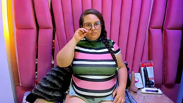 Sarah_Boobs_ live