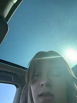 girl-Emily live