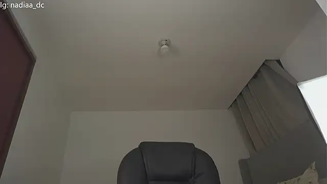 Nadiaa_ live