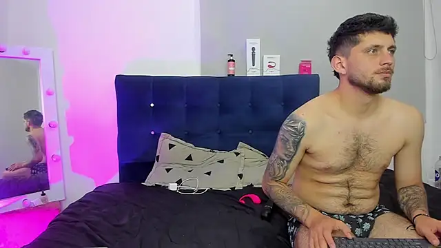 Ari_and_loggan live
