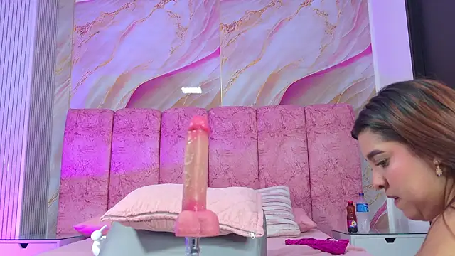 emmacurvy live