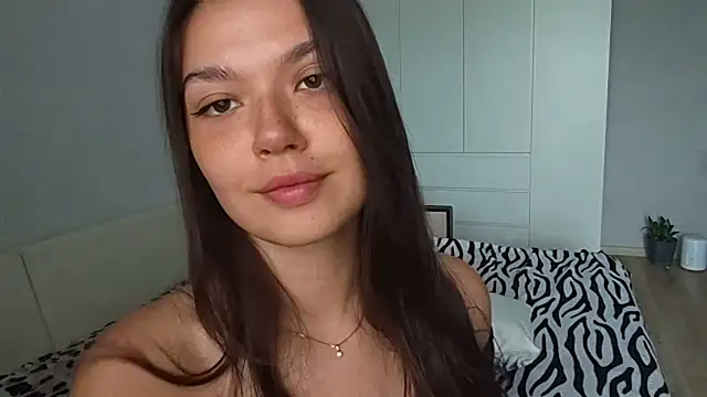 Vicki_queen live