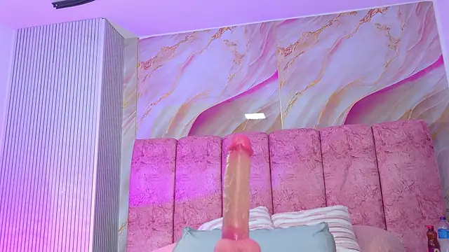 emmacurvy live