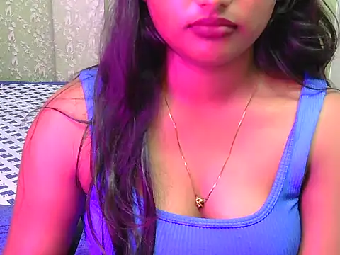 Hot-navyaa live