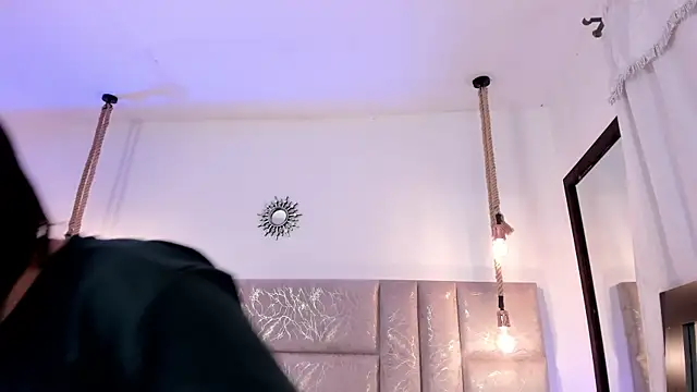 Oriana_Guzman live