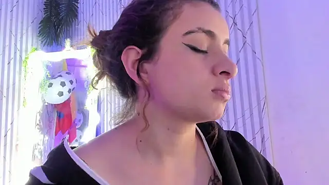 Naomy_tay1 live