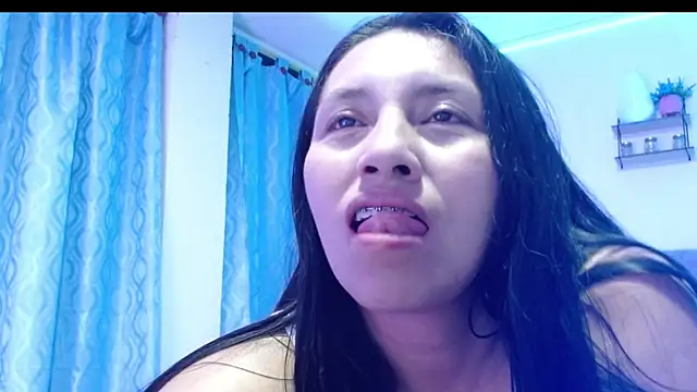 naya_10 live