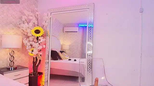 YazminJenner live