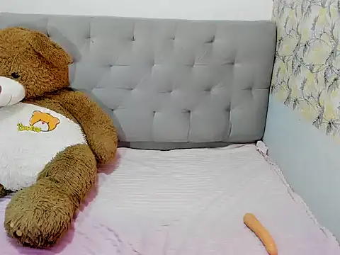 GiannaGoddes live