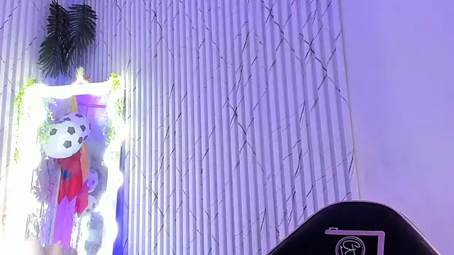 Naomy_tay1 live