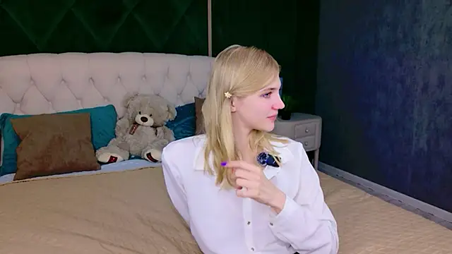 4example_Chloe live
