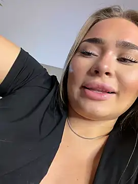 MonicaWestt live
