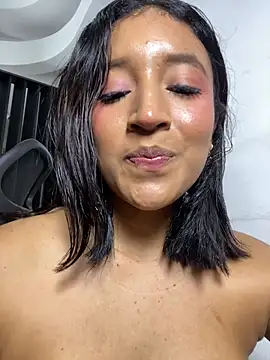 Julieta_Vegaax live