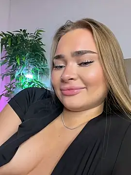 MonicaWestt live