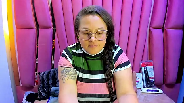 Sarah_Boobs_ live