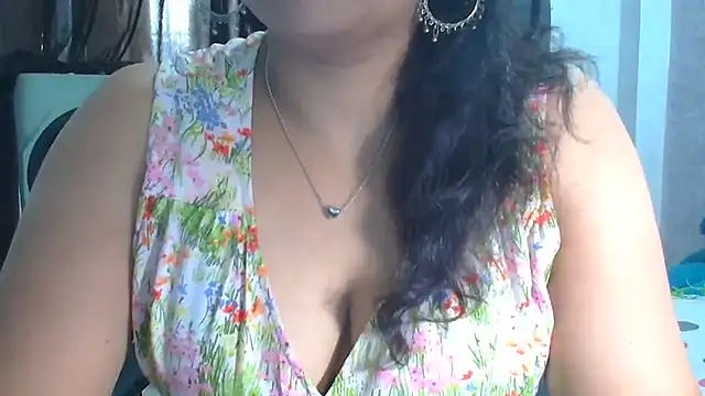SimmiQueen_77 live