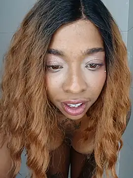 Pauline_Fox live