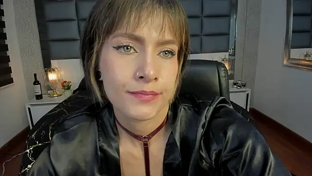 Mrs_Regina_clk live