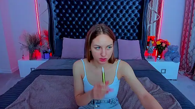 MilaAddams live