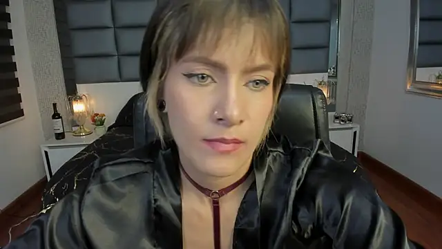 Mrs_Regina_clk live