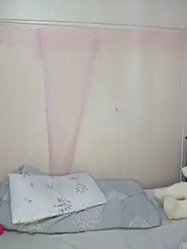 curvyperry live