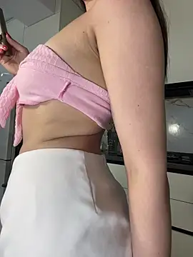 CurlyLara live