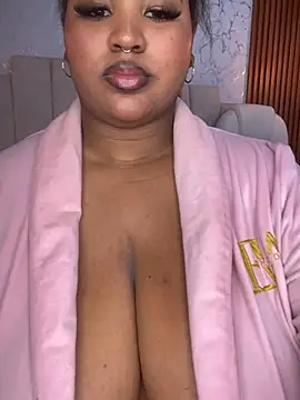 AinaraJimenez live
