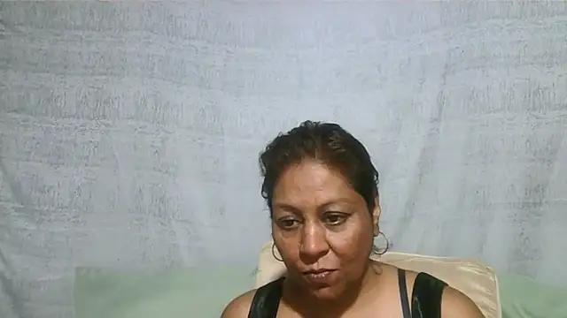 IndianSexyMilf69 live