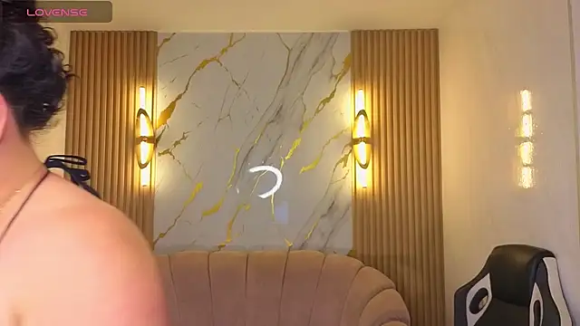 Cony_curly_b live