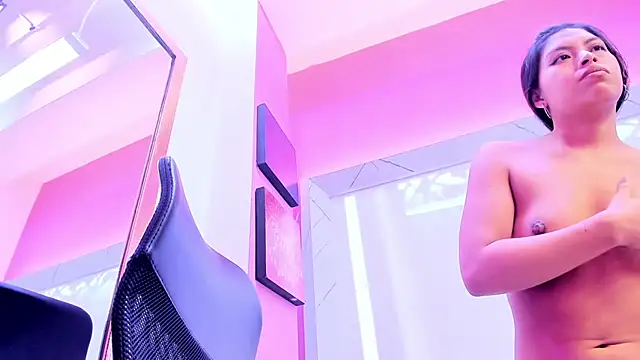 Chloe_Martini live
