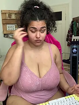 Curvydesifromgermany live