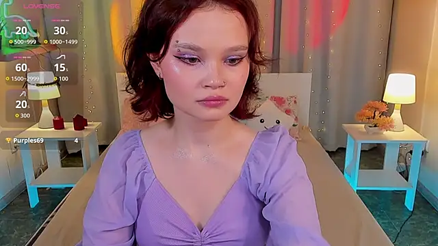 EmilyChaves live