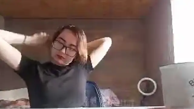 OliviaMoment live