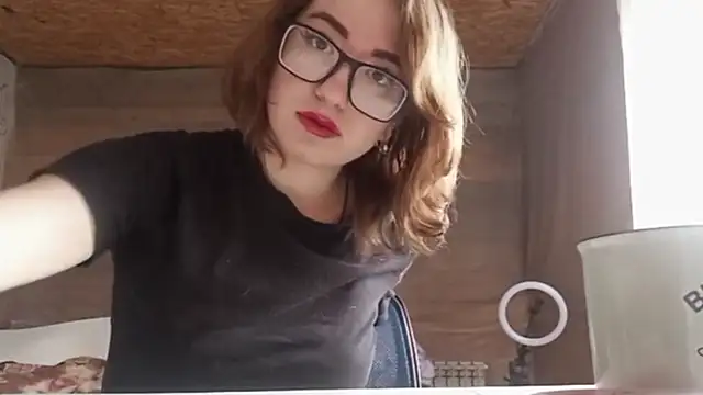 OliviaMoment live