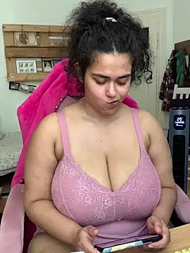 Curvydesifromgermany live