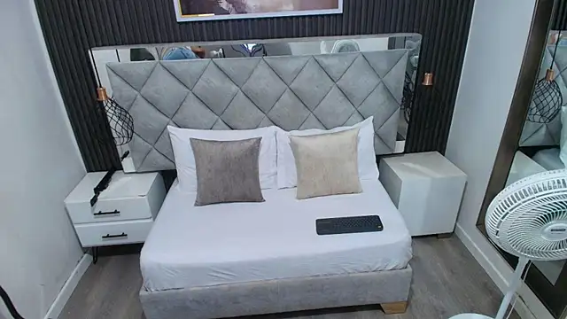Sara_Chanel_ live