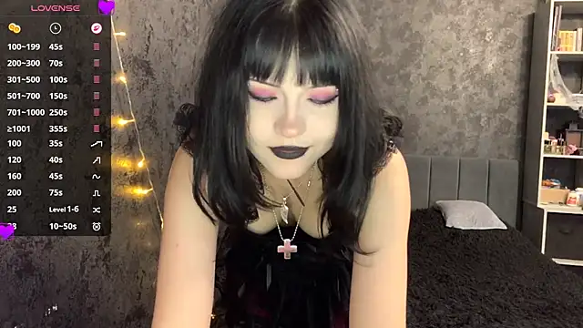 EmilyEmbears live
