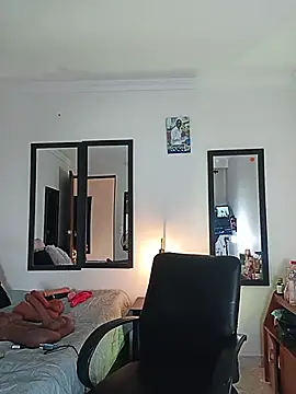 KimberlyBanks2 live