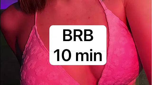 Karolinacreamm live